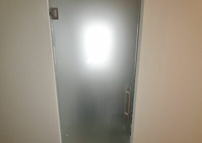 Cristal translúcido entrada puerta privada