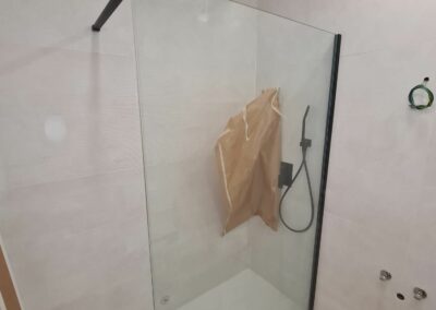 Vidre transparent per a mampara de bany pis interior