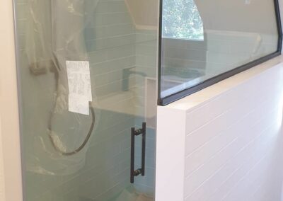 Vidre transparent per a mampara de dutxa bany