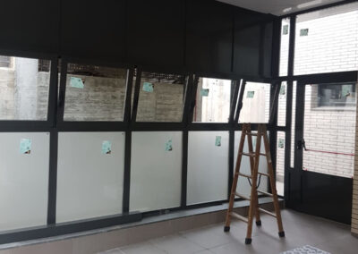 cerramiento con techos aluminio cristales reforzados para terrazas patios o galerias