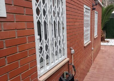 reja de seguridad para cerrado de ventanas tipo ballesta anti-robo